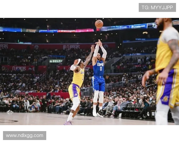 莱昂纳德轮休引争议！快船遭联盟警告